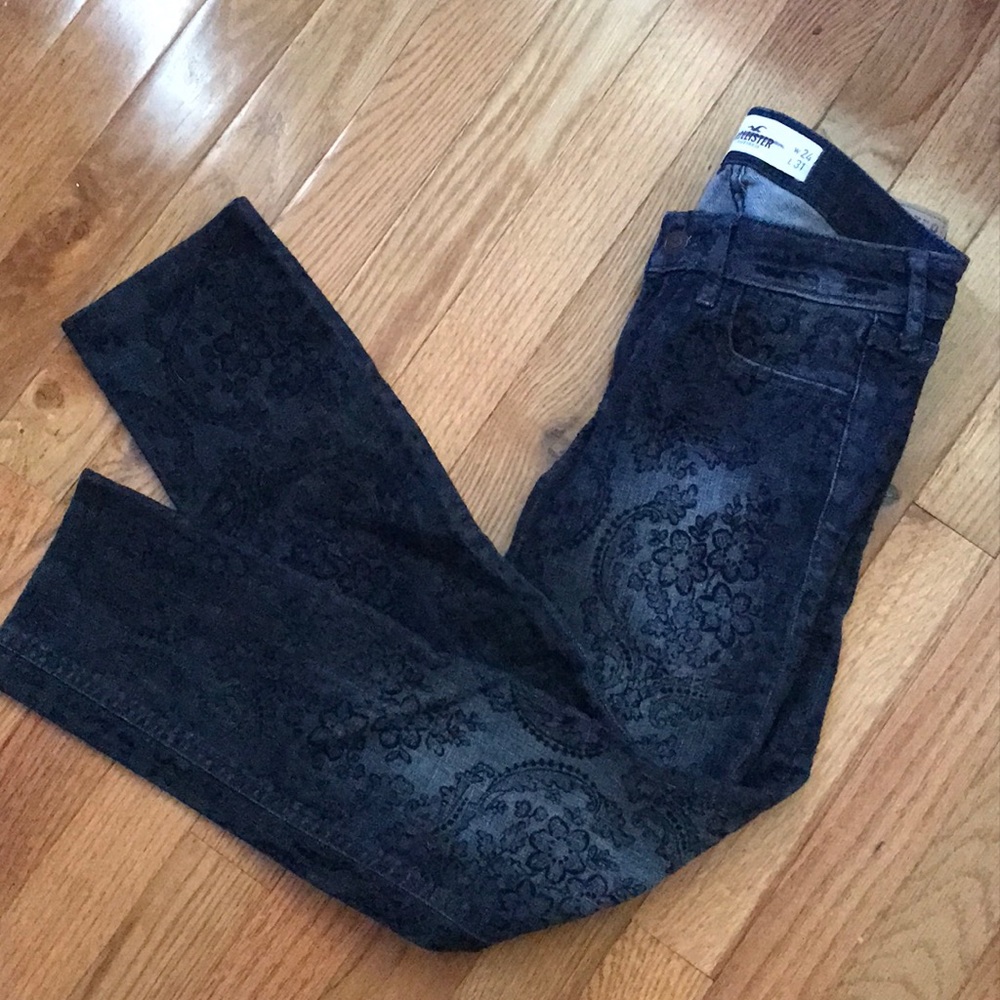 COPY - Hollister Velvet Floral Jeans